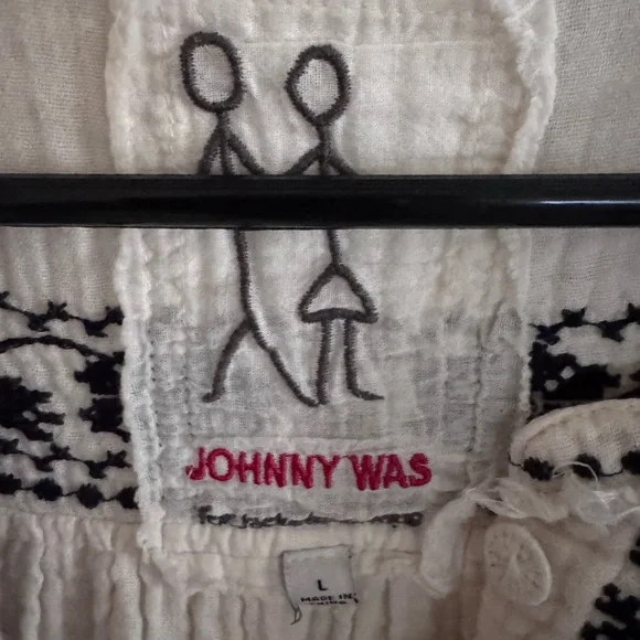 Johnny Was White Gauze Tunic with Black Embroidery - Picture 2 of 3